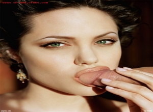 Fake : Angelina Jolie