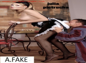 Fake : Julia Pietrucha