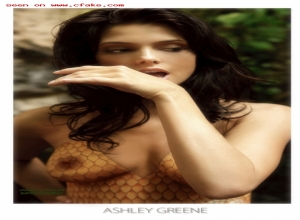 Fake : Ashley Greene