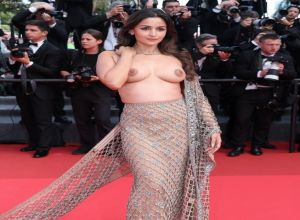 Fake : Alia Bhatt